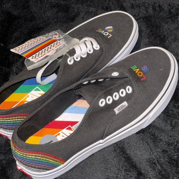 Vans Pride Collection New Love is Love Shoes Men Rainbow Black! Unisex - Picture 14 of 15